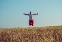 6 Extra-Mile Habits That Make You a Stronger Runner how to run faster naturally