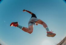 Why Most Marathon Training Plans Fail Recreational Runners recreational runner in marathon race looking tired